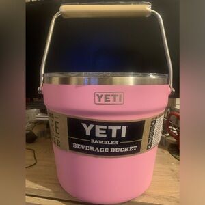 NWT Yeti Rambler Beverage Bucket in Power Pink Holds 6 cans or 3+ wine bottles